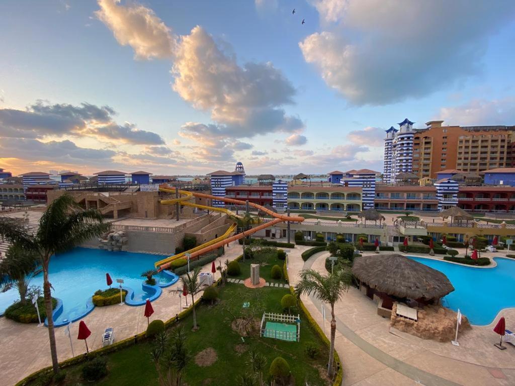 Porto Marina Resort Chalets Families Only Эль-Аламейн Экстерьер фото