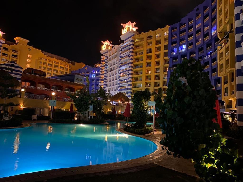 Porto Marina Resort Chalets Families Only Эль-Аламейн Экстерьер фото